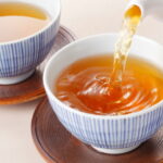 犬はほうじ茶を飲んでも大丈夫？適量・リスク・与え方のポイントまとめ